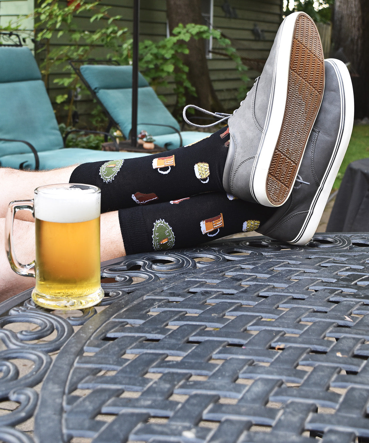 Men's Cheers to Craft Beer Bamboo Blend Novelty Crew Sock : Color: Black