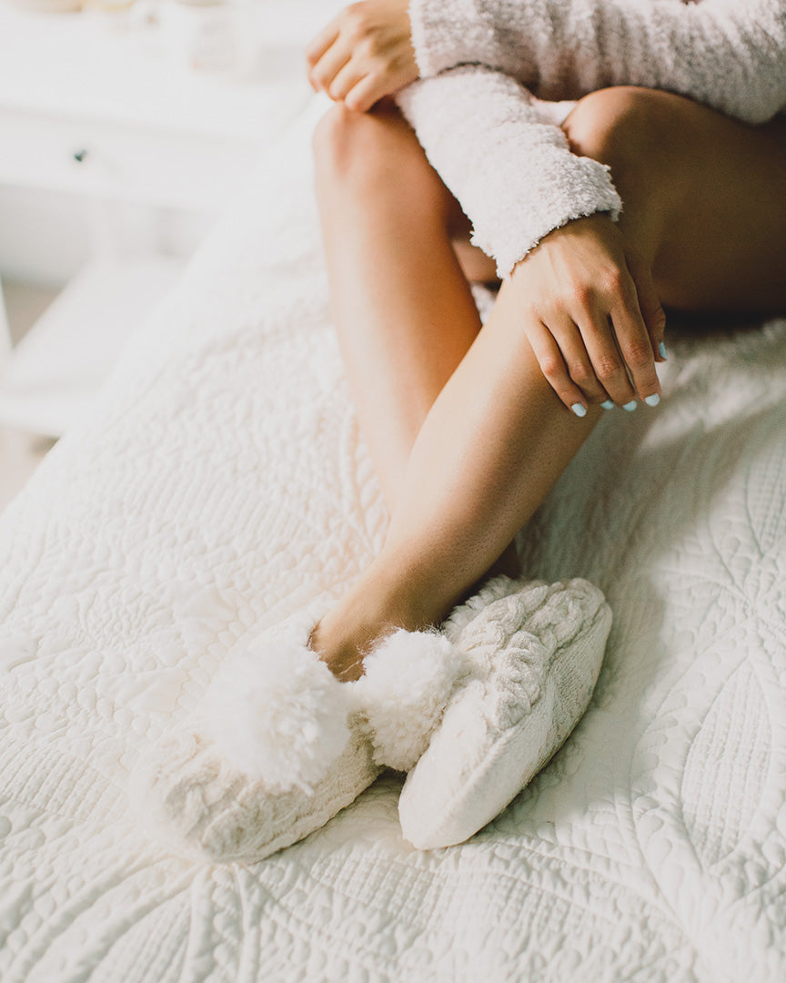 Women's Plush Pom-Pom Chenille Cable Knit Slippers : Color: Pink