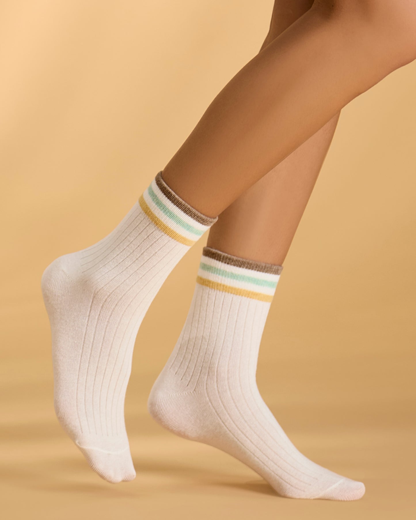 Women's Cotton-Rich Sporty Ankle Sock with 3 Thin Varsity Stripes