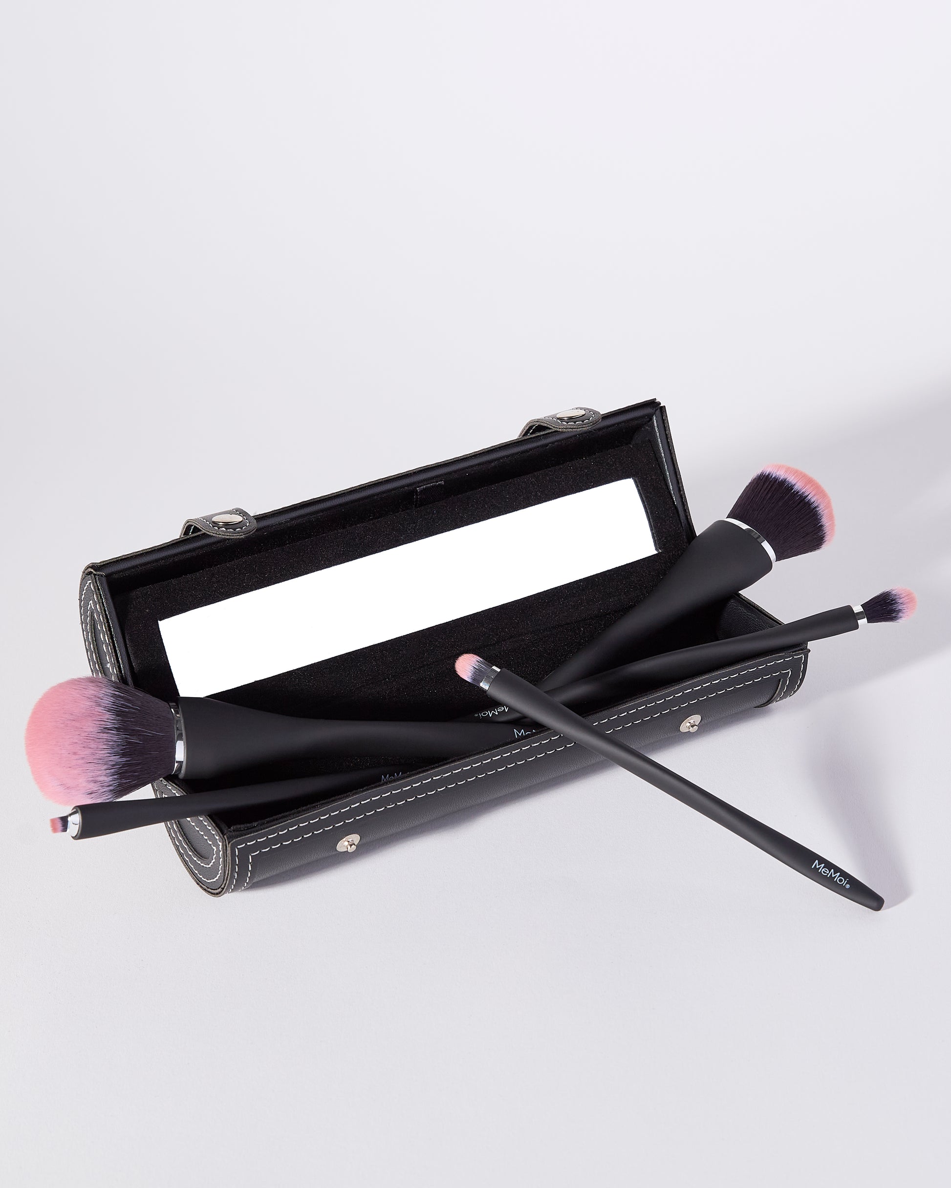 MeMoi 5 Piece Makeup Brush Set : Color: Black