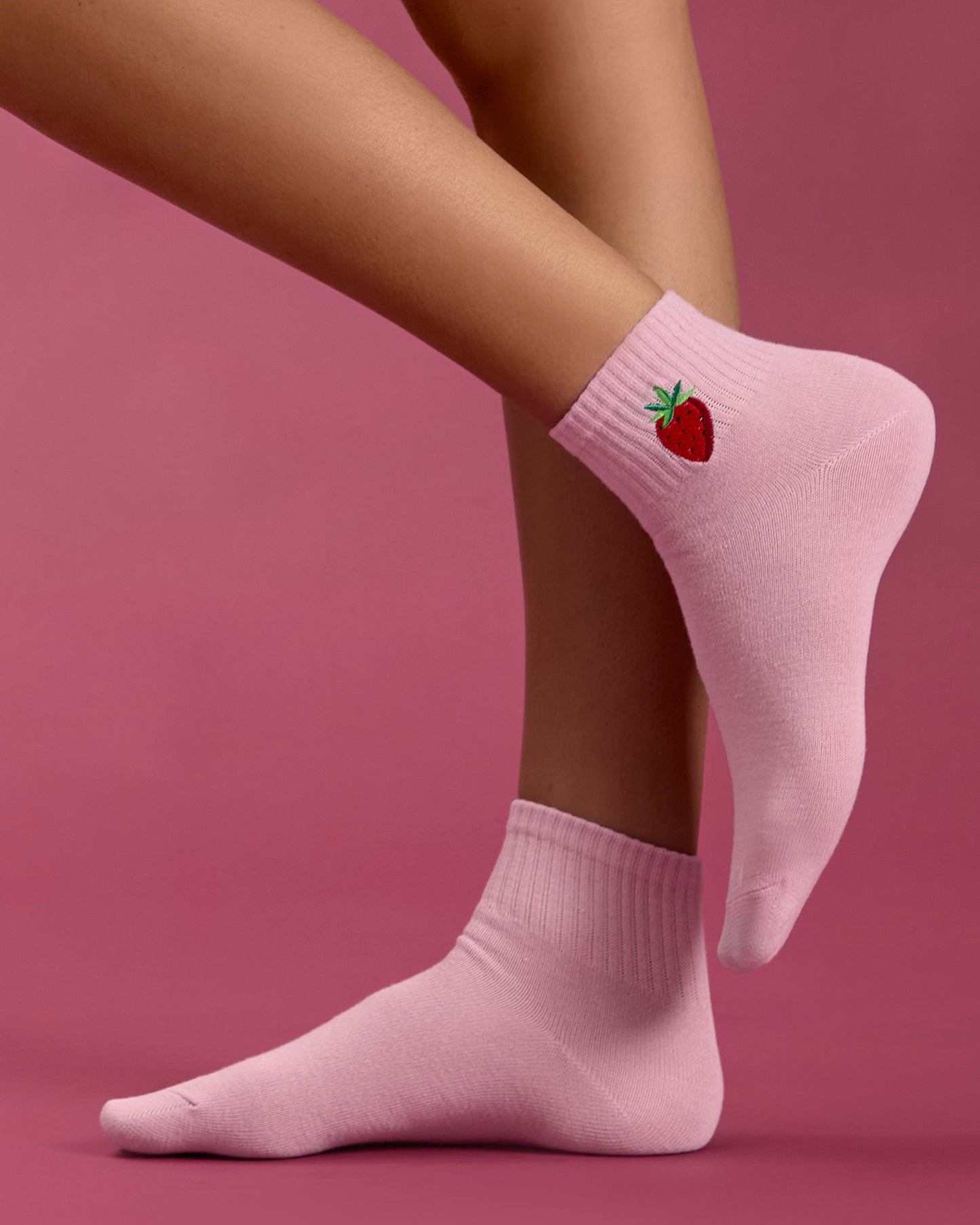 Women's "Embroidered Strawberry" Athletic Quarter Sock