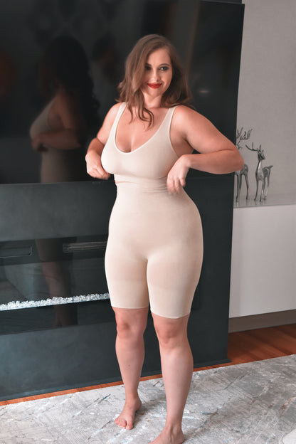 High-Waisted Seamless Firming Thigh Shaper : Color: Black