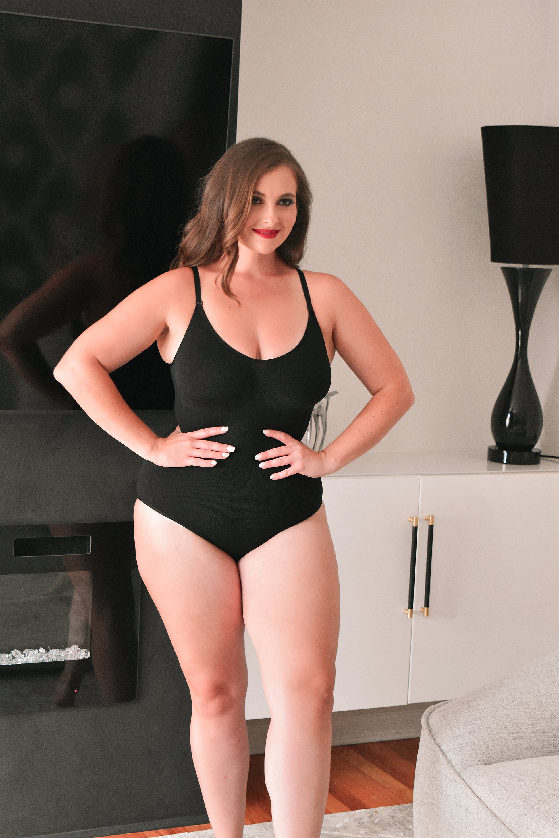 Classic Seamless Wireless Bodysuit Shaper : Color: Black