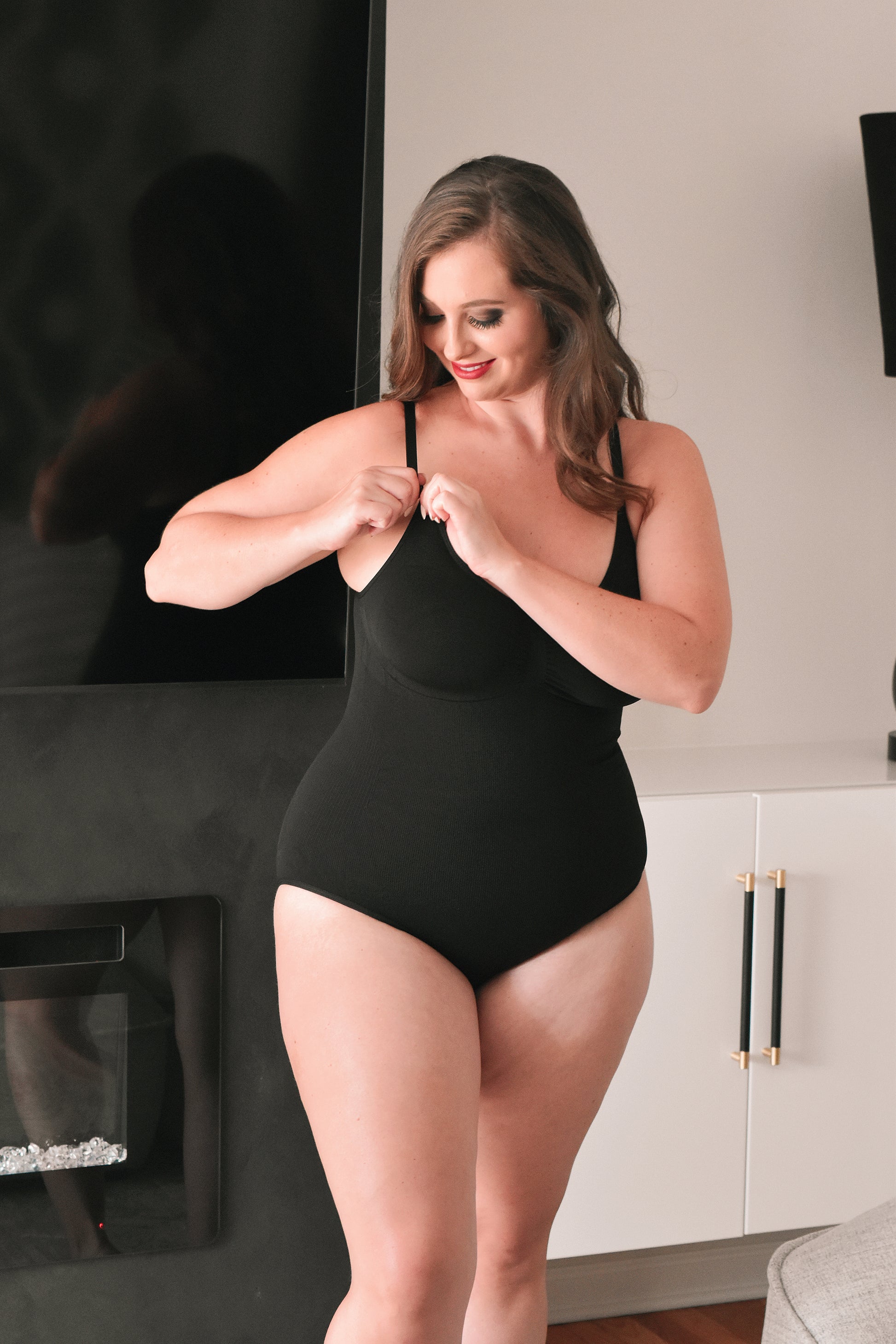 Classic Seamless Wireless Bodysuit Shaper : Color: Black