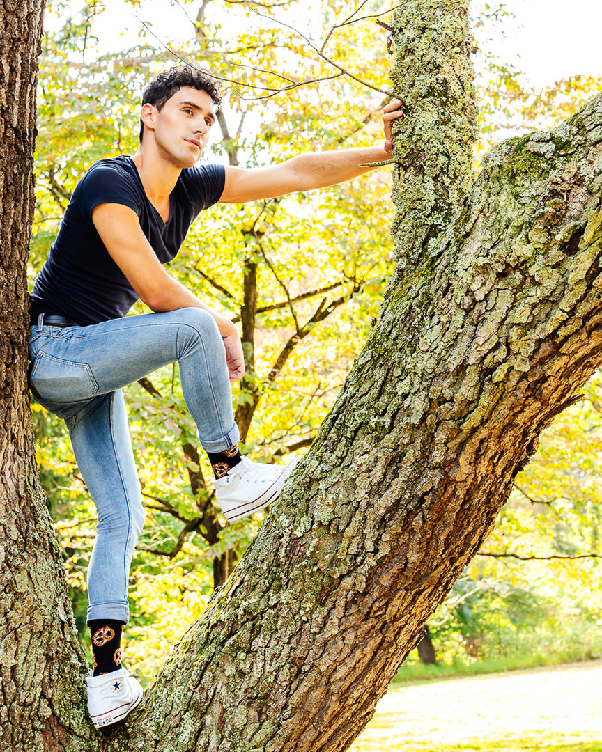 Men's Pretzel Pattern Rayon from Bamboo Blend Novelty Crew Sock : Color: Black