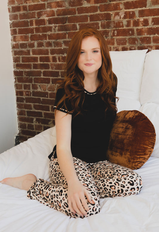 Women's Jungle Cat T-Shirt Cotton Blend Pajama Set : Color: Black