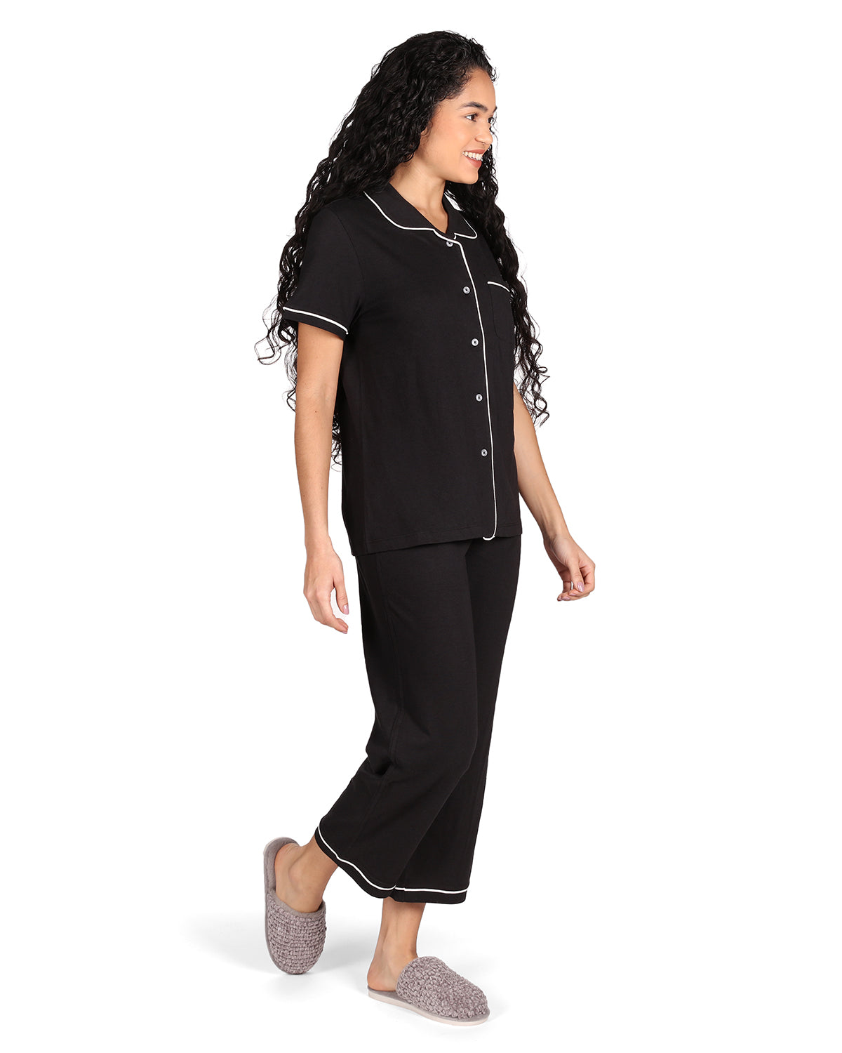 Women's Notch Collar Capri Cotton Blend Pajama Set : Color: Black
