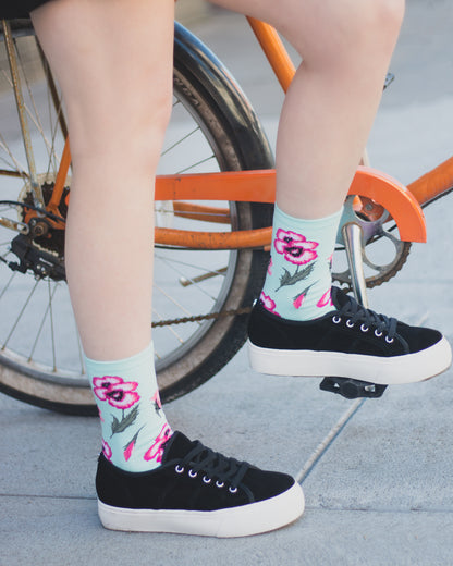 Women's Pansy Limited Edition Cotton Blend Crew Sock : Color: Light Blue