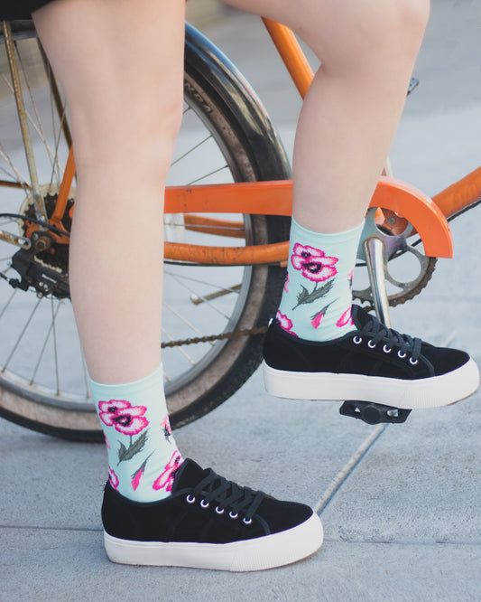 Women's Pansy Limited Edition Cotton Blend Crew Sock : Color: Light Blue