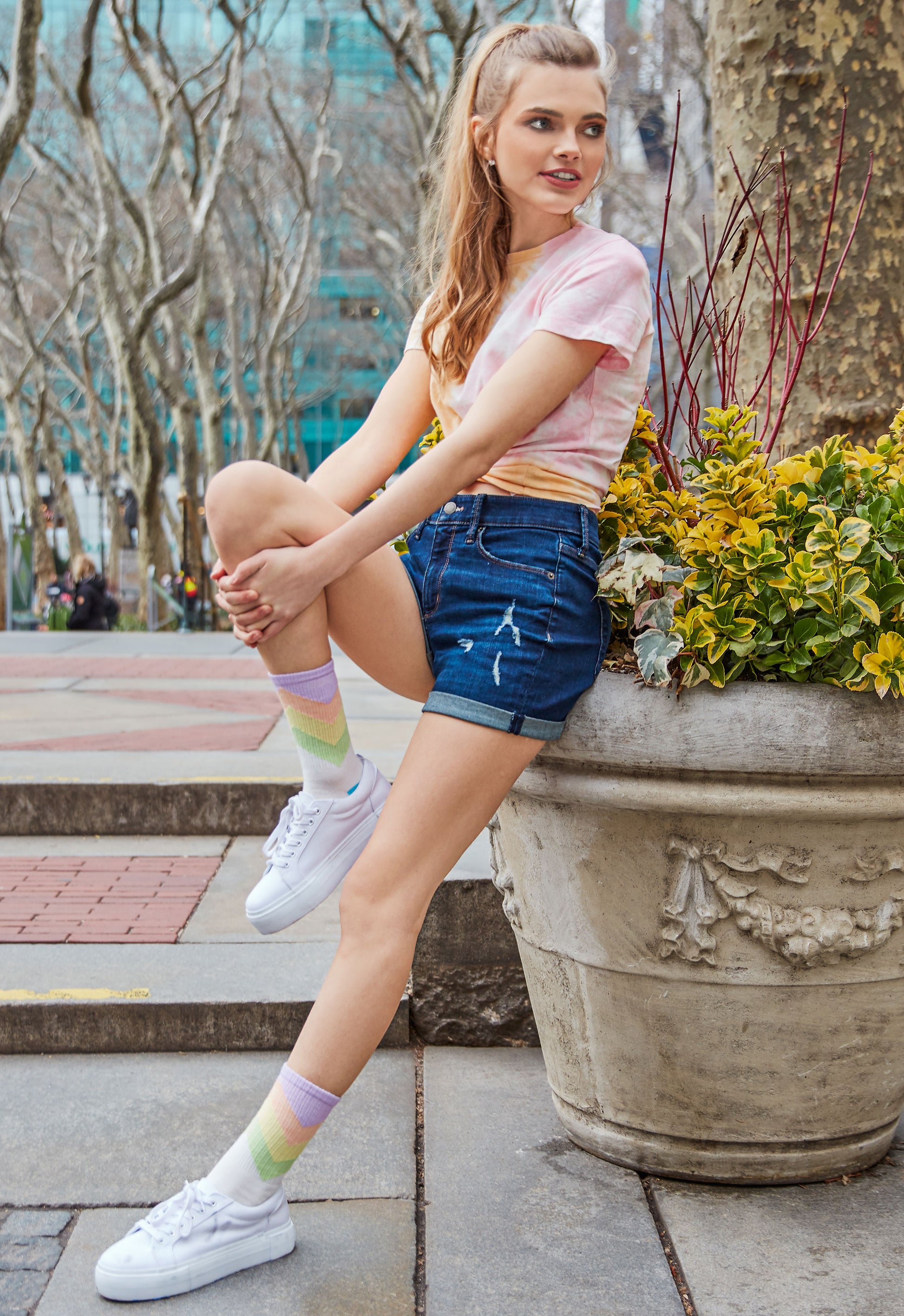 Women's Multicolor Pastel Arrow Crew Sock : Color: Multi