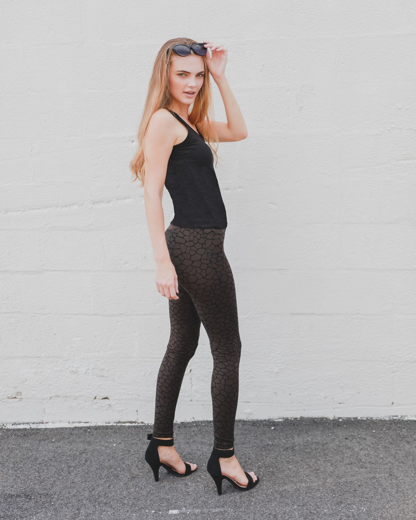 Gobi Unique Mudcrack Snakeskin Cotton Blend Leggings : Color: Black