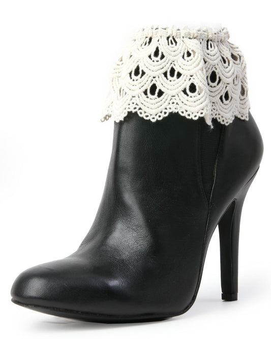 Women's Grazyna Scalloped Lace Boot Toppers : Color: Naturel