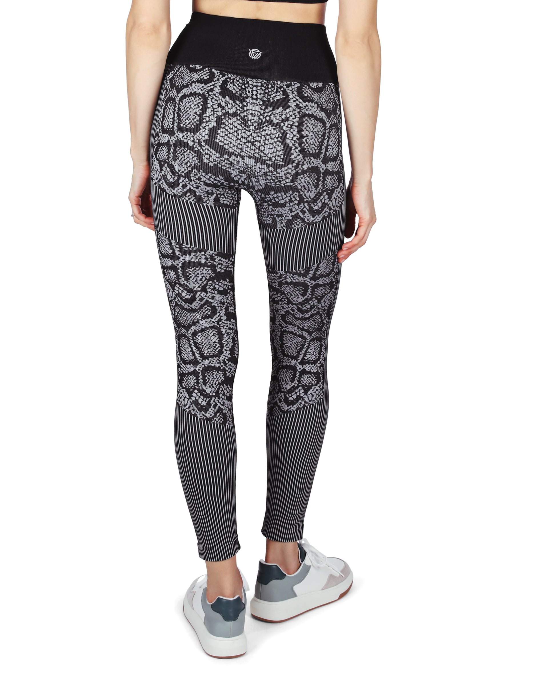 Seamless Jacquard 4-Way Stretch Legging : Color: Black