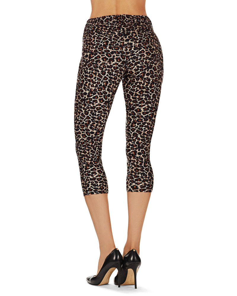 Savannah All Over Print Neutral Yoga Capri Leggings – Leopard