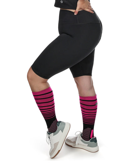 Smoothing High-Waisted Scrunch Butt Shorts : Color: Black